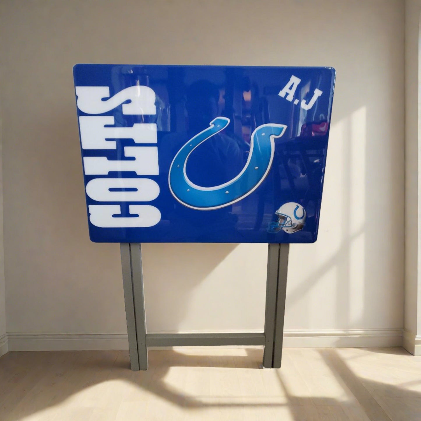 Colts Big Horseshoe Table